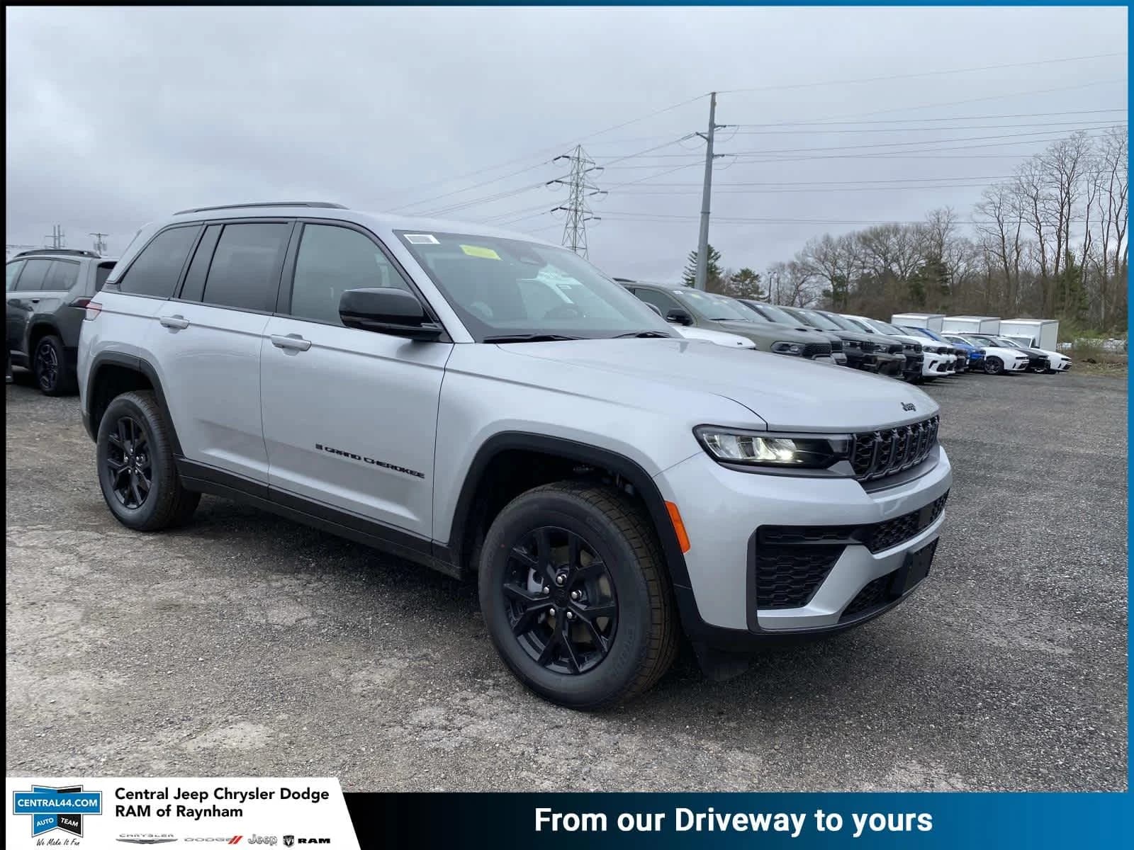 2026 Jeep Grand Cherokee Laredo Altitude — photo 1 of 16
