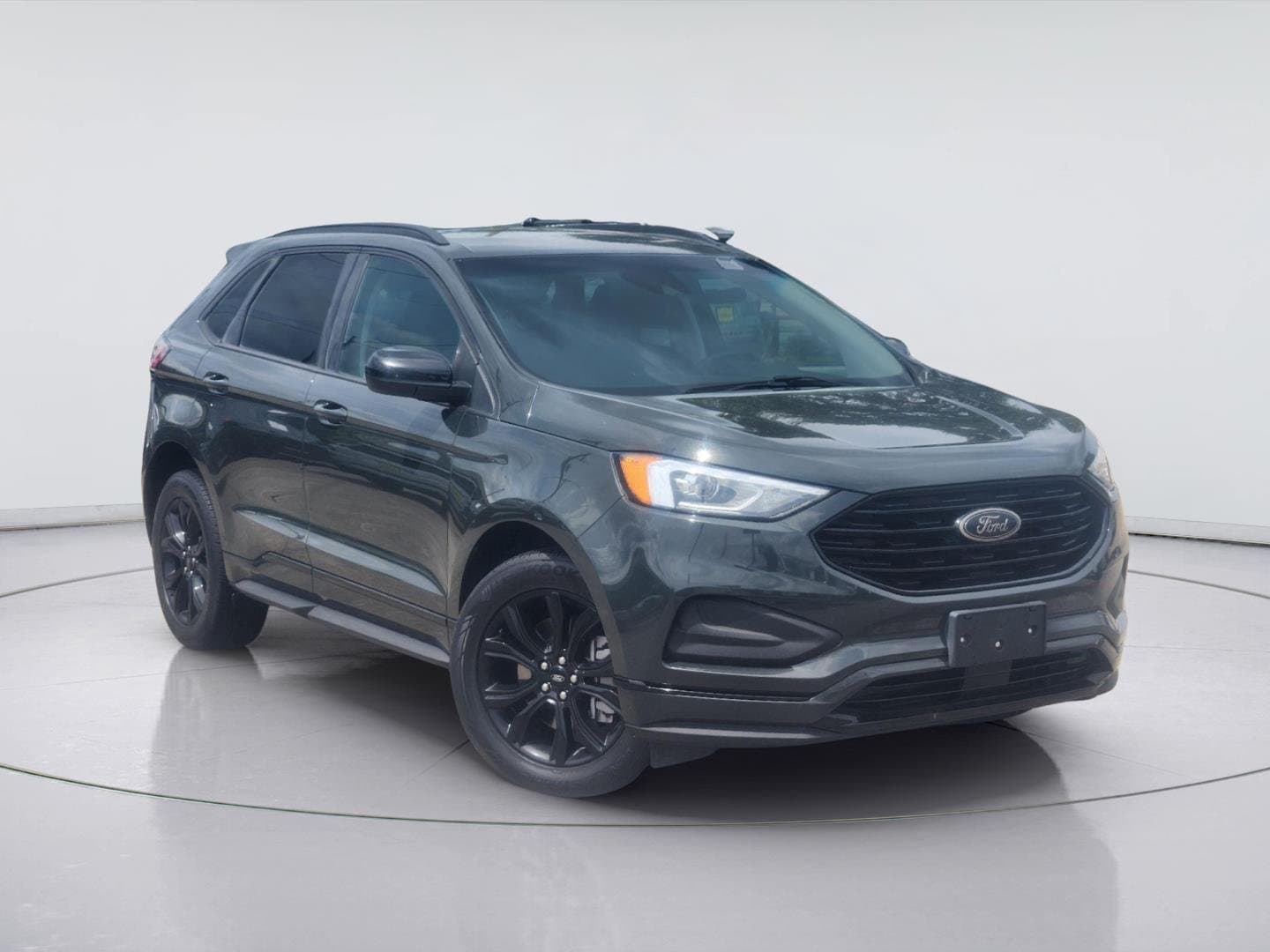 2023 Ford Edge SE — photo 1 of 34