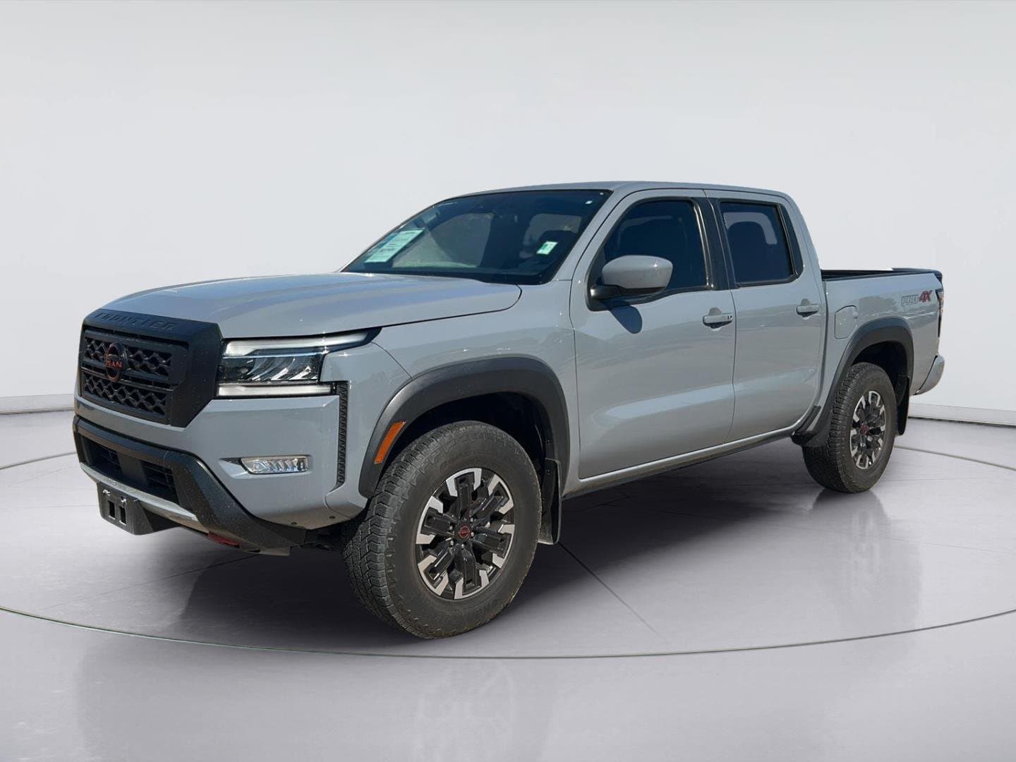 2024 Nissan Frontier PRO-4X — photo 1 of 11