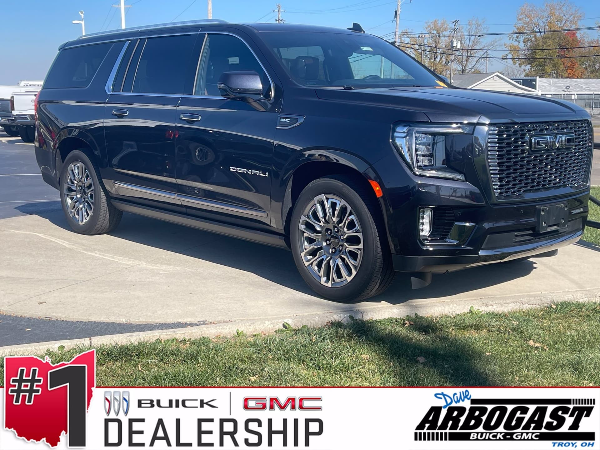 2024 GMC Yukon XL Denali Ultimate — photo 1 of 16