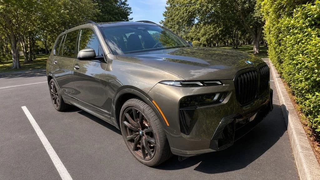 2025 BMW X7 xDrive40i — photo 1 of 12