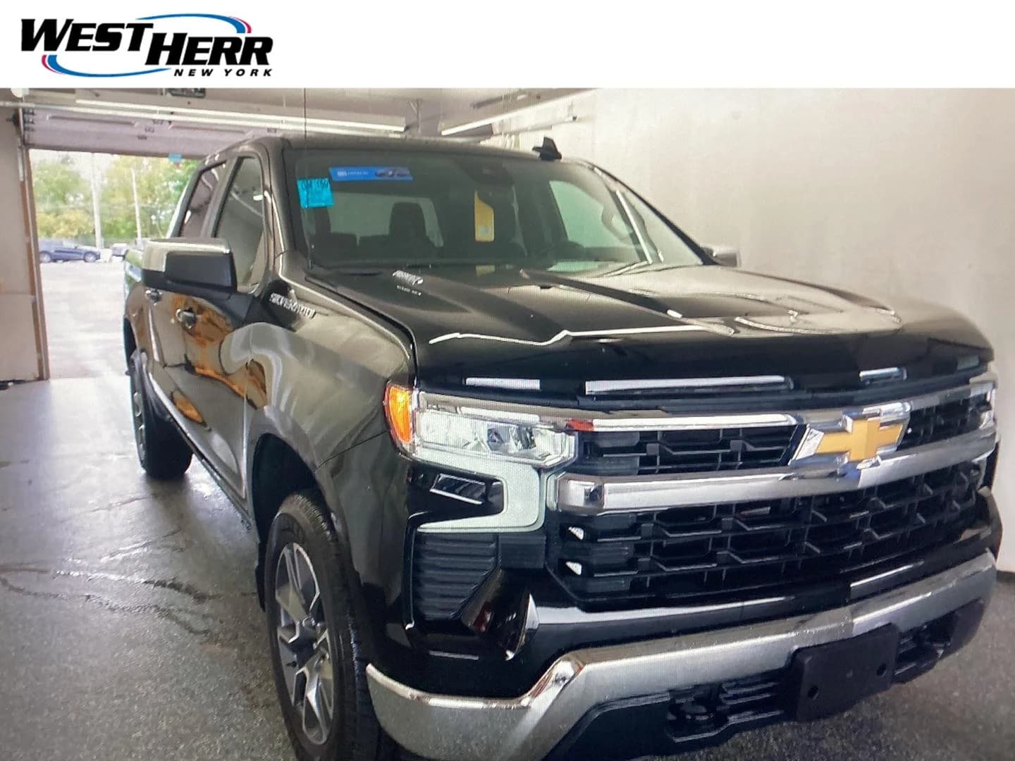 2024 Chevrolet Silverado 1500 LT — photo 1 of 12