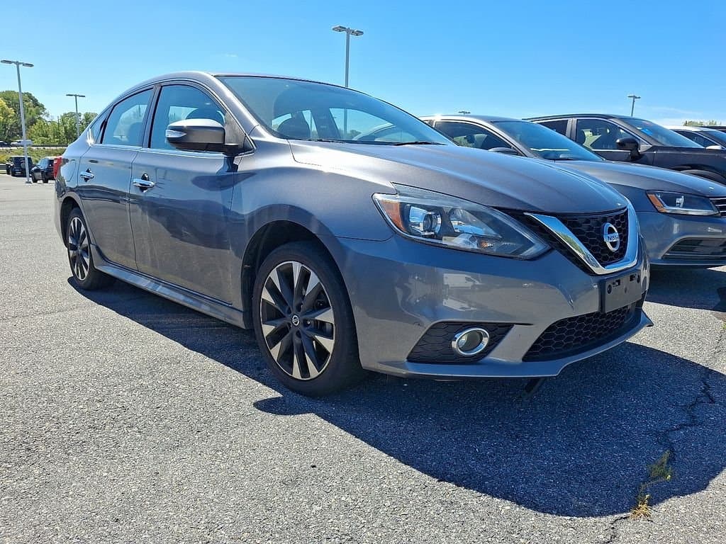 2019 Nissan Sentra SR — photo 1 of 20