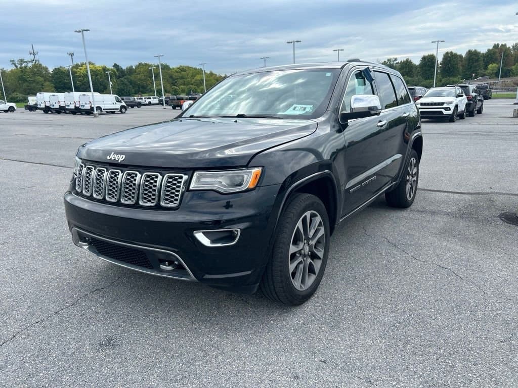2017 Jeep Grand Cherokee Overland — photo 1 of 15