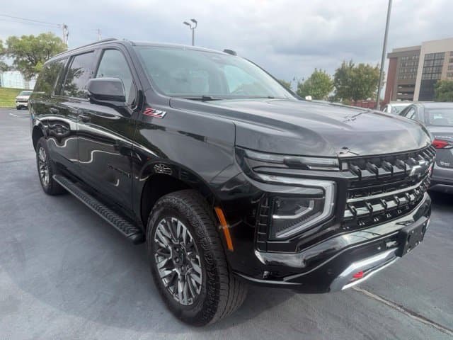 2025 Chevrolet Suburban Z71 — photo 1 of 11