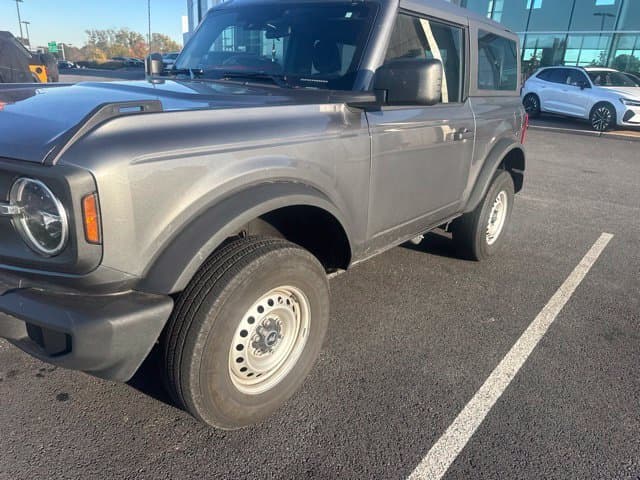 2025 Ford Bronco Base — photo 1 of 7