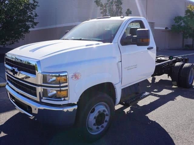 2024 Chevrolet Silverado 6500 HD Work Truck — photo 1 of 18