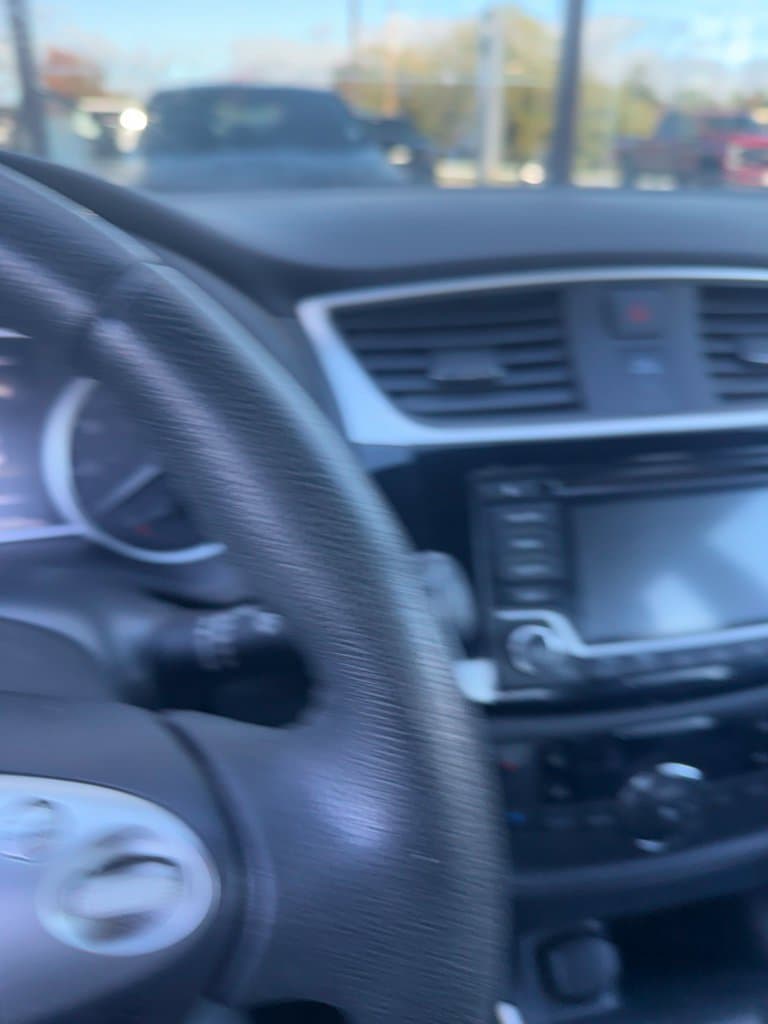 2018 Nissan Sentra SV — photo 1 of 10