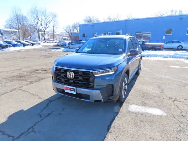 2026 Honda Pilot Touring — photo 1 of 33