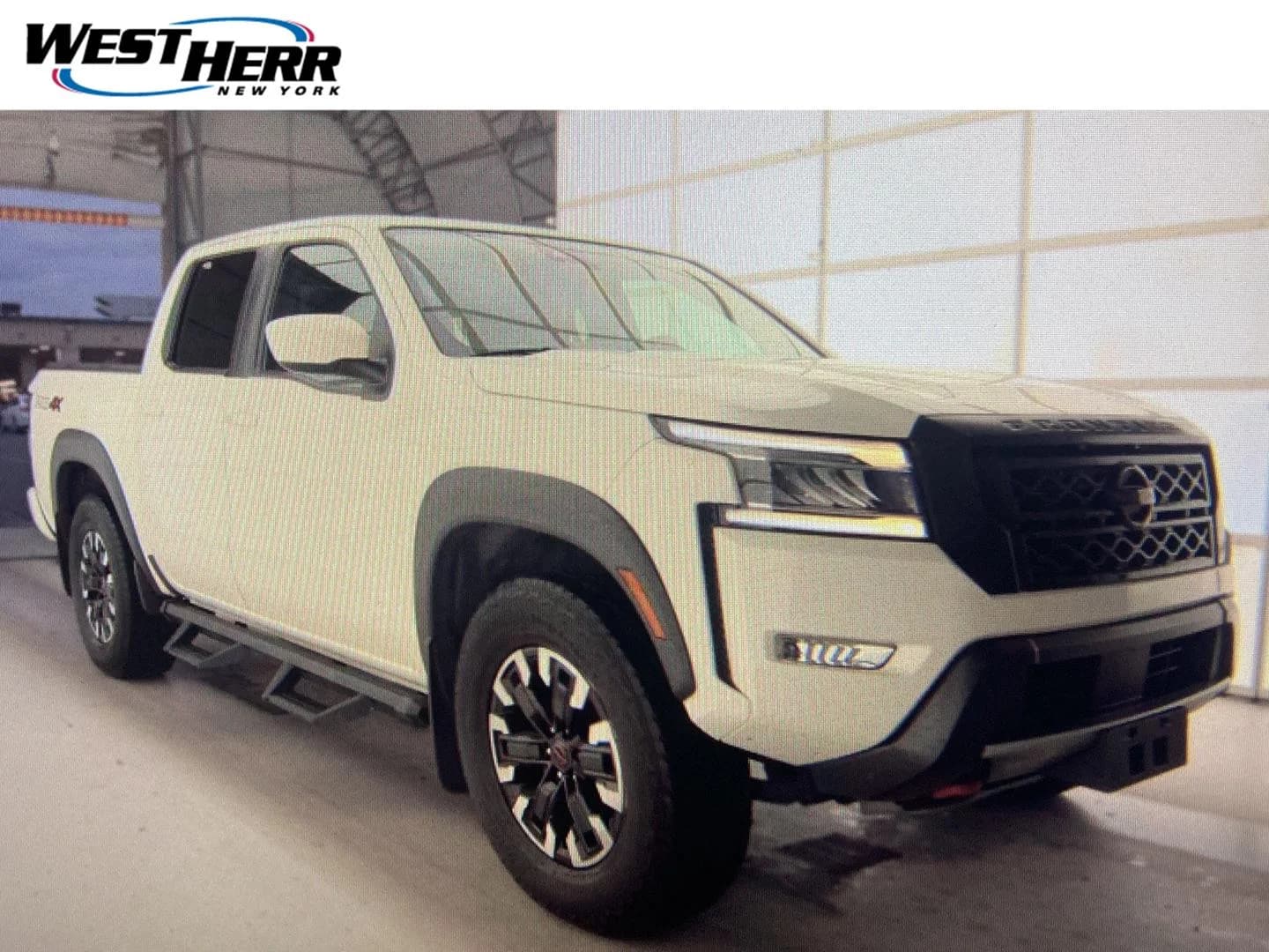 2024 Nissan Frontier PRO-4X — photo 1 of 8