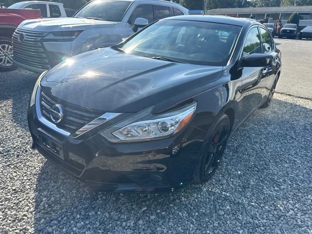 2018 Nissan Altima 2.5 SV — photo 1 of 5