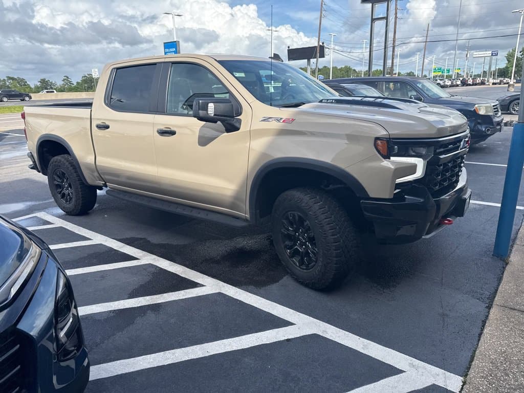 2022 Chevrolet Silverado 1500 ZR2 — photo 1 of 10