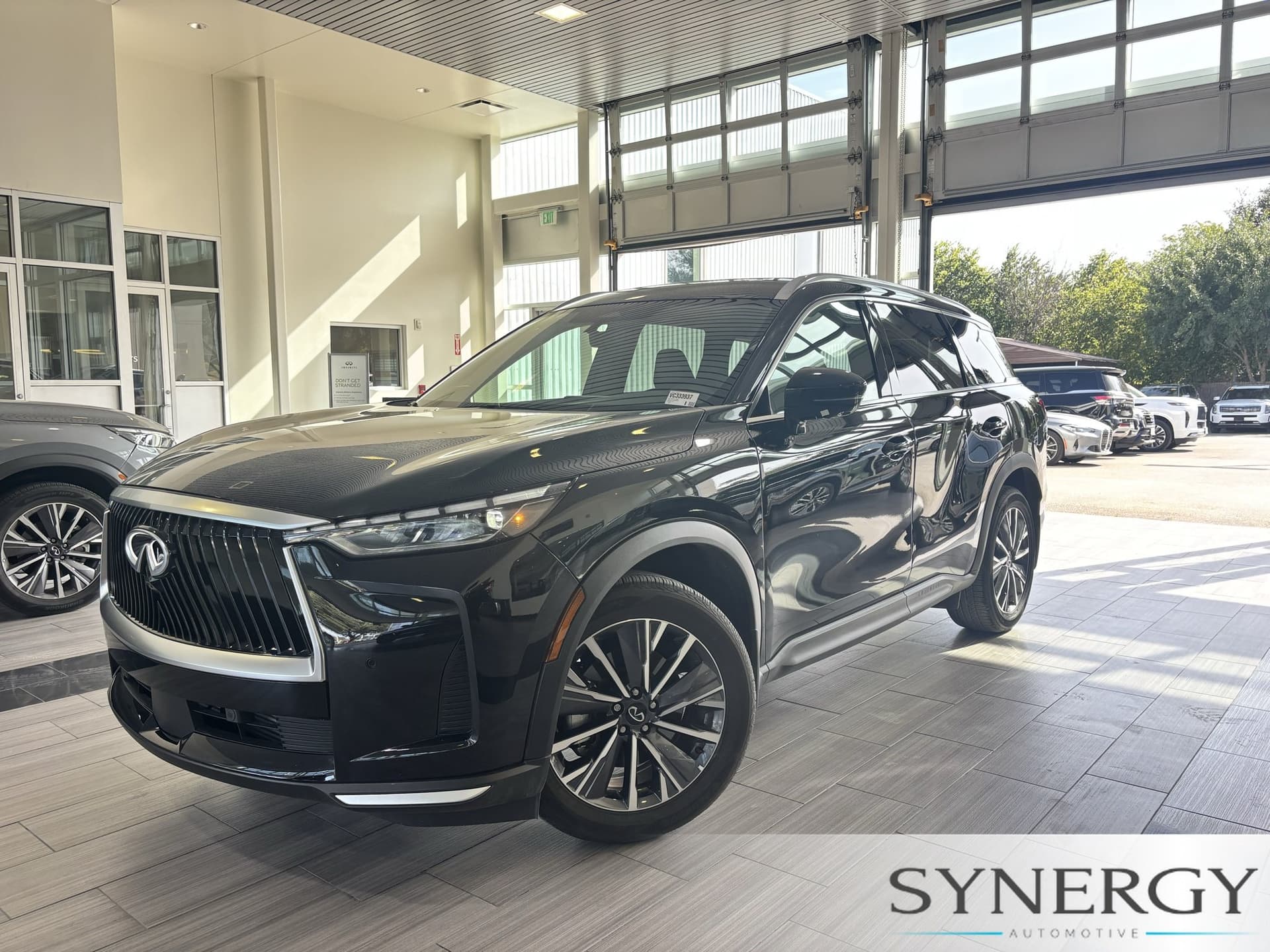 2027 INFINITI QX60 LUXE — photo 1 of 31