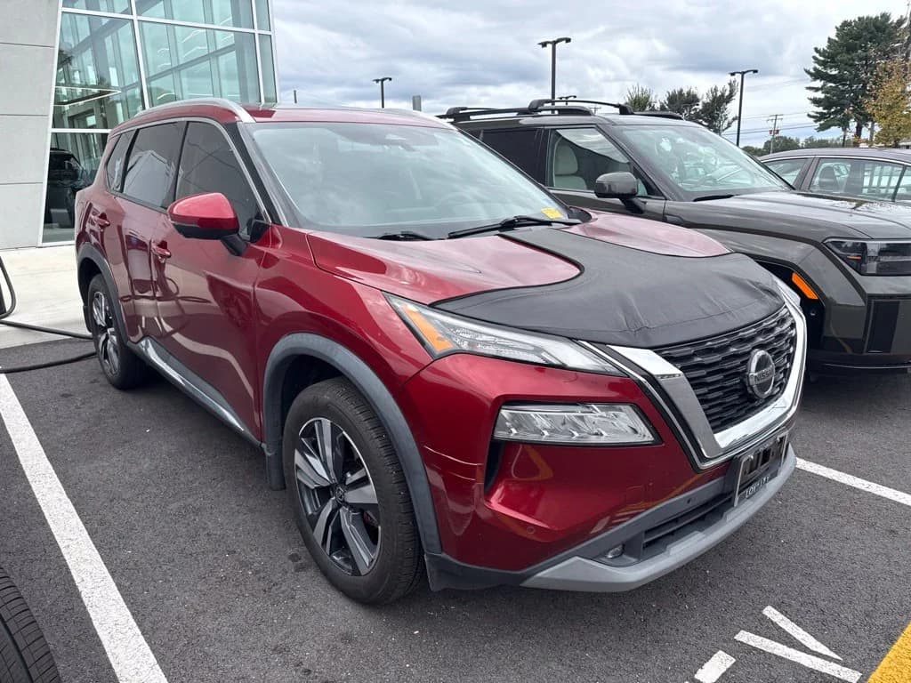 2021 Nissan Rogue SL — photo 1 of 10