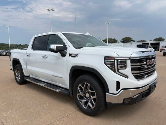 2024 GMC Sierra 1500 SLT — photo 1 of 25