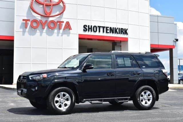 2024 Toyota 4Runner SR5 Premium — photo 1 of 38