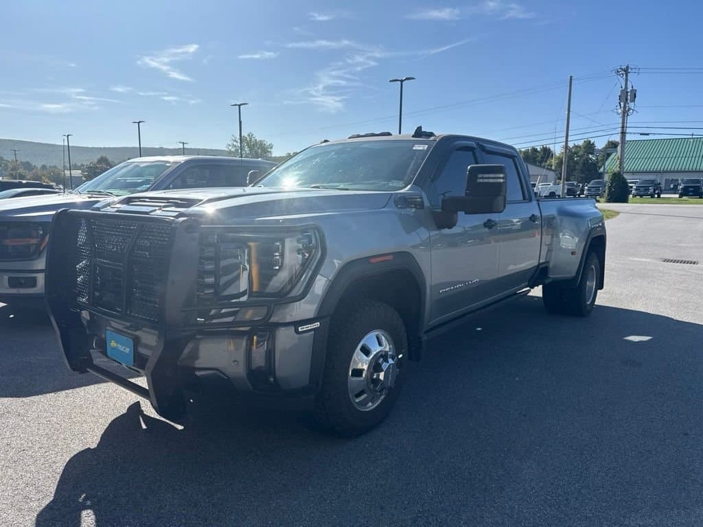 2024 GMC Sierra 3500HD Denali Ultimate — photo 1 of 26