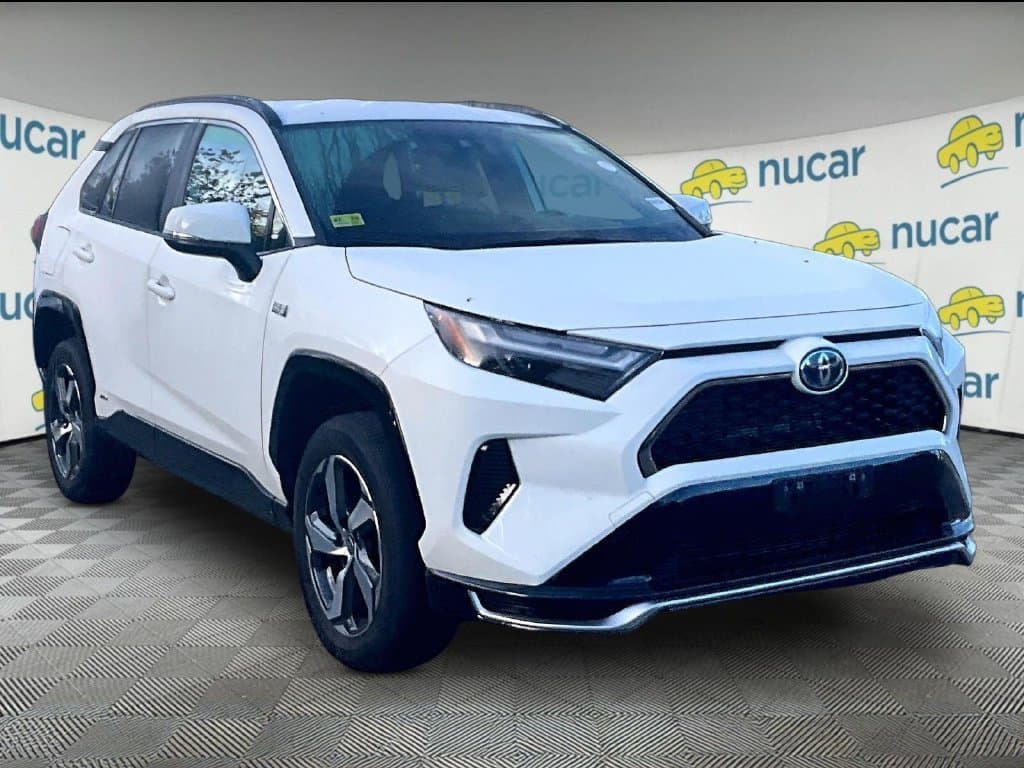 2024 Toyota RAV4 Prime SE — photo 1 of 15