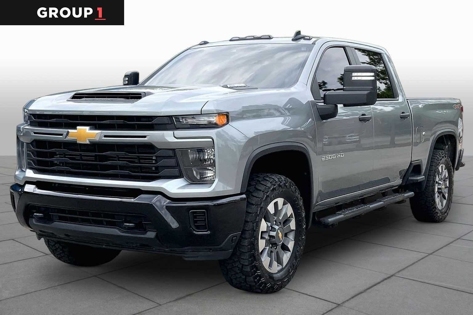 2024 Chevrolet Silverado 2500HD Custom — photo 1 of 37