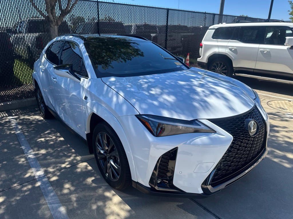 2026 Lexus UX Base — photo 1 of 3