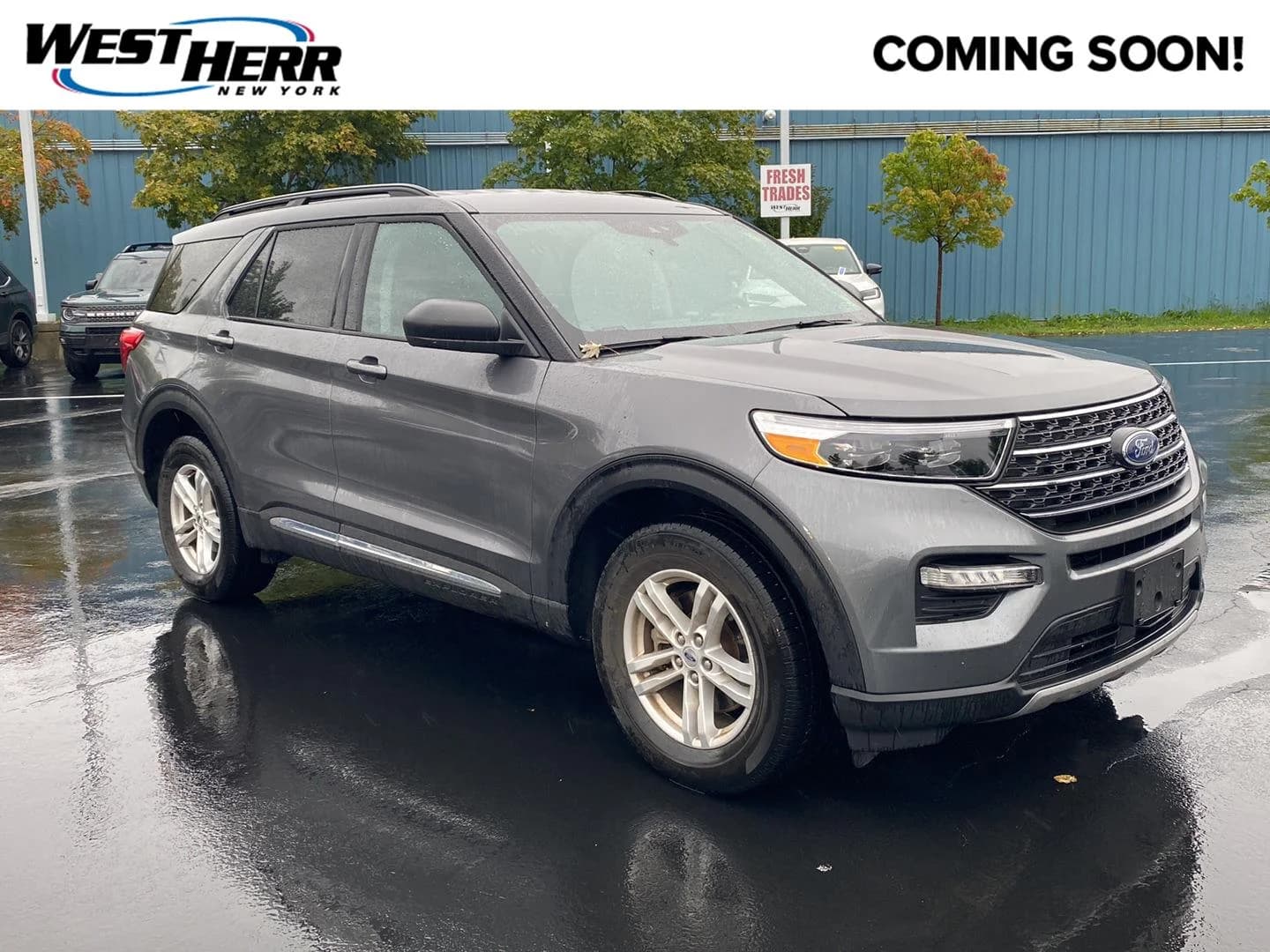 2023 Ford Explorer XLT — photo 1 of 21