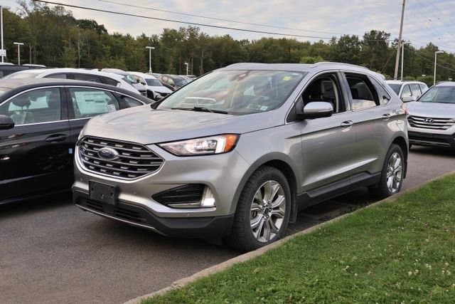 2020 Ford Edge Titanium — photo 1 of 16