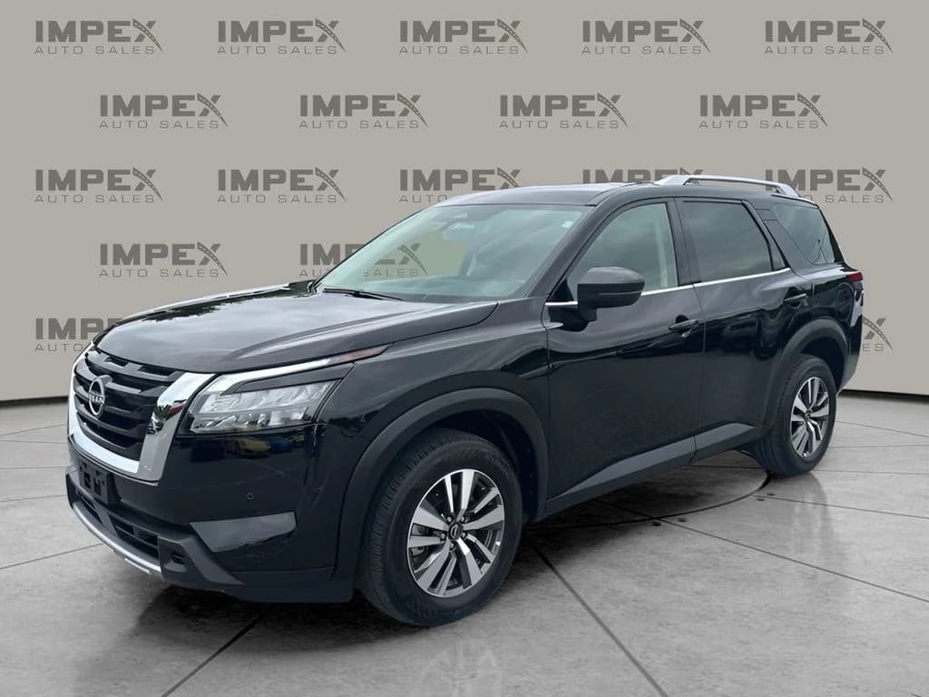 2025 Nissan Pathfinder SL — photo 1 of 37