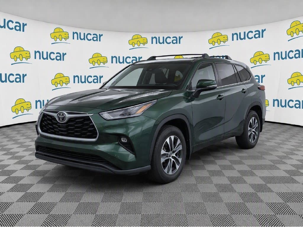2023 Toyota Highlander XLE — photo 1 of 15
