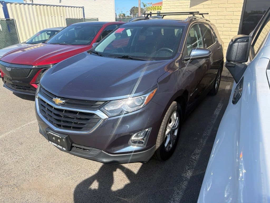 2018 Chevrolet Equinox LT — photo 1 of 10