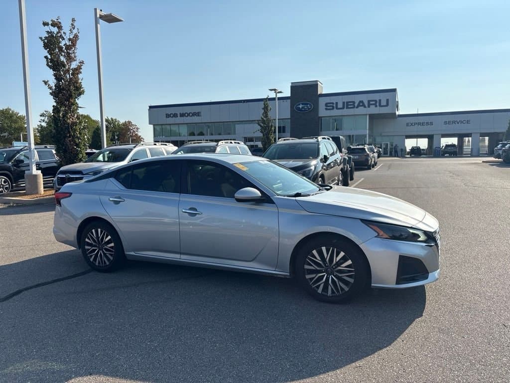 2023 Nissan Altima 2.5 SV — photo 1 of 7