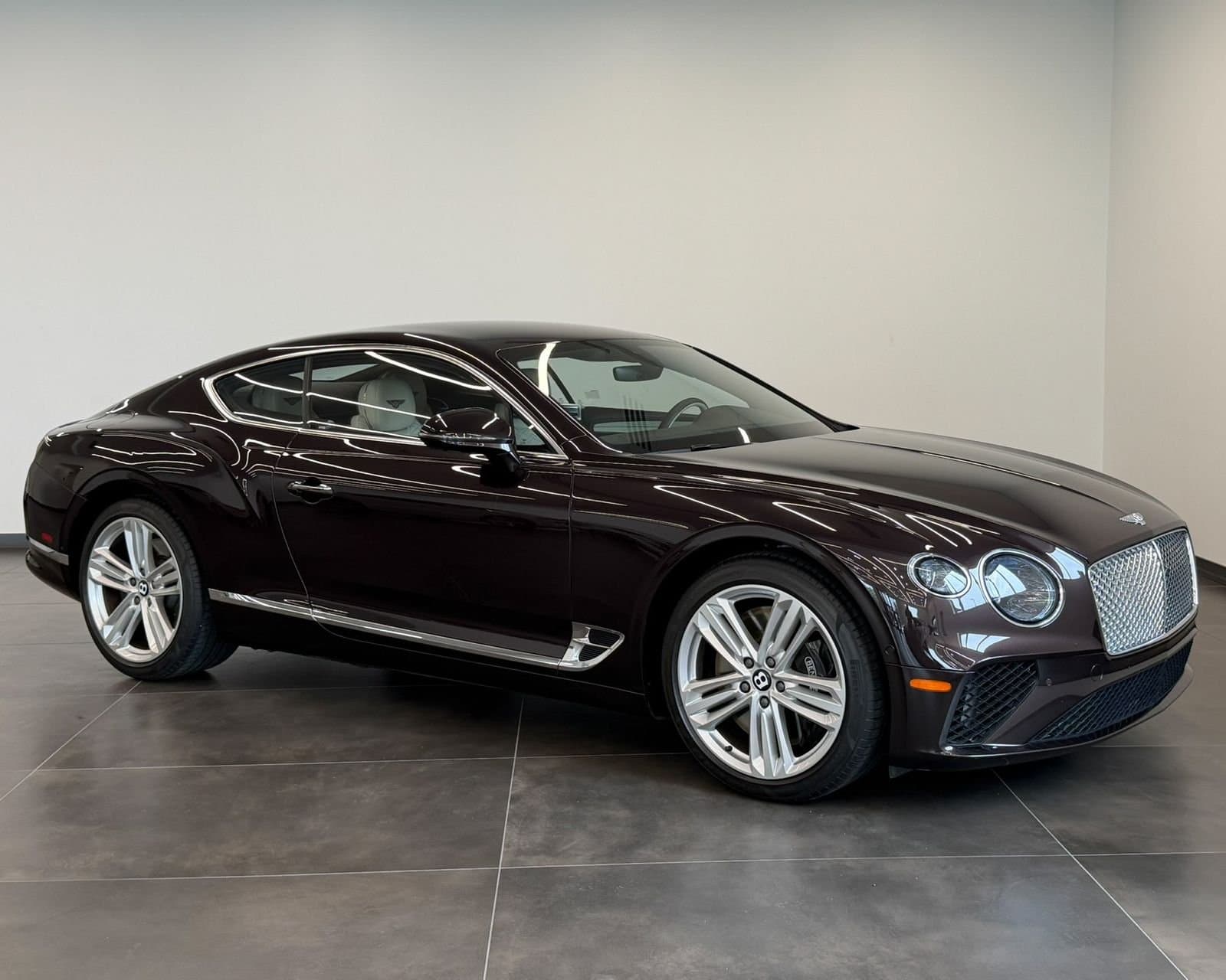 2023 Bentley Continental GT V8 — photo 1 of 39