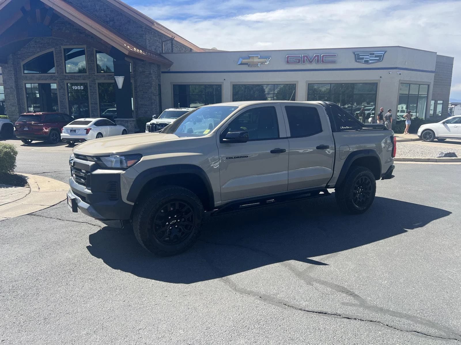 2023 Chevrolet Colorado Trail Boss — photo 1 of 33