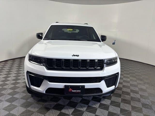 2026 Jeep Grand Cherokee L Limited — photo 1 of 32