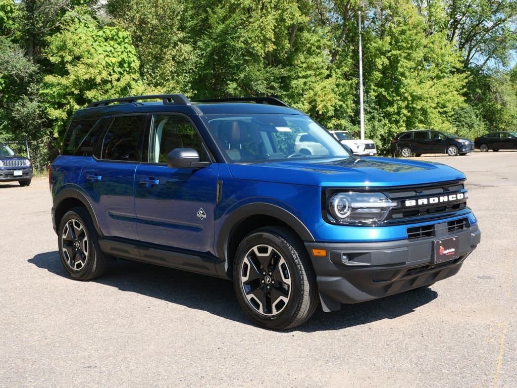 2024 Ford Bronco Sport Outer Banks — photo 1 of 28