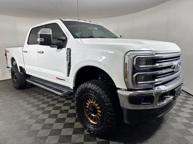 2024 Ford Super Duty F-350 SRW LARIAT — photo 1 of 22