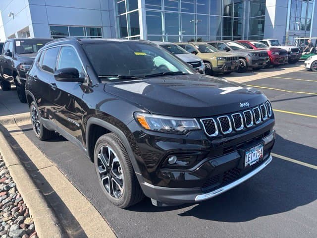 2023 Jeep Compass Limited — photo 1 of 9