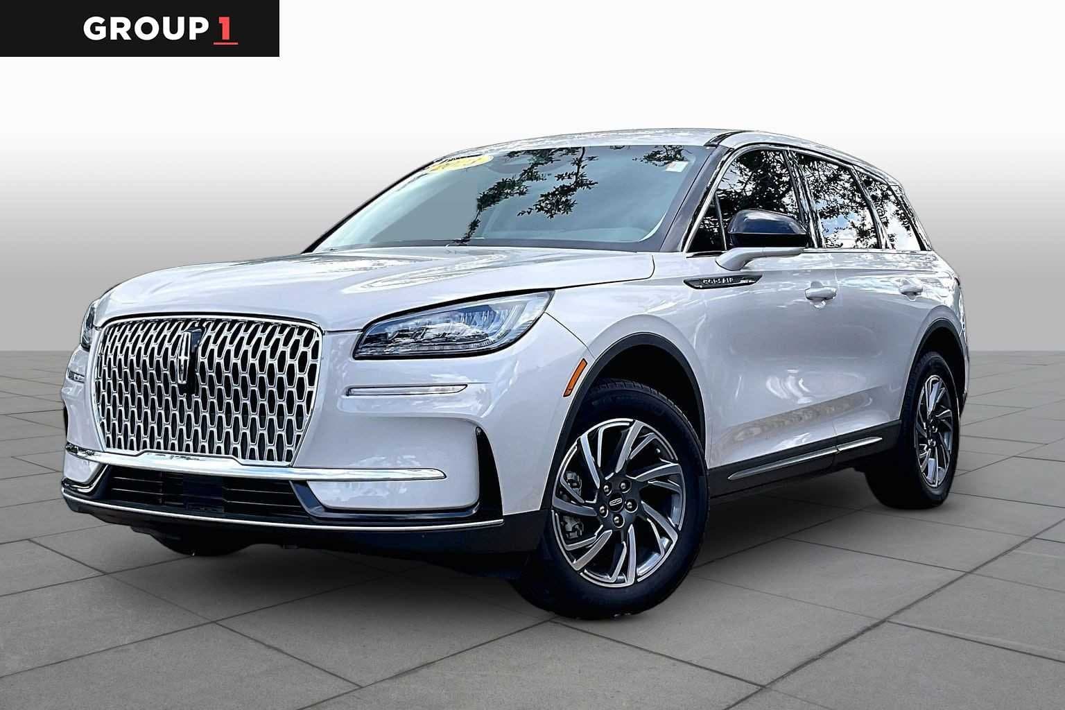 2023 Lincoln Corsair Standard — photo 1 of 33