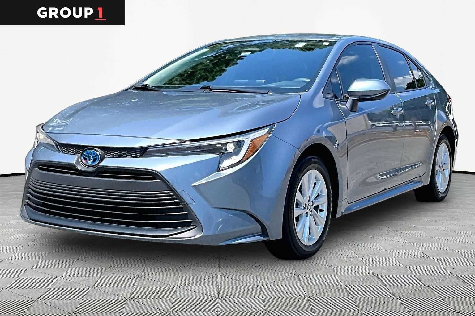 2025 Toyota Corolla Hybrid LE — photo 1 of 34