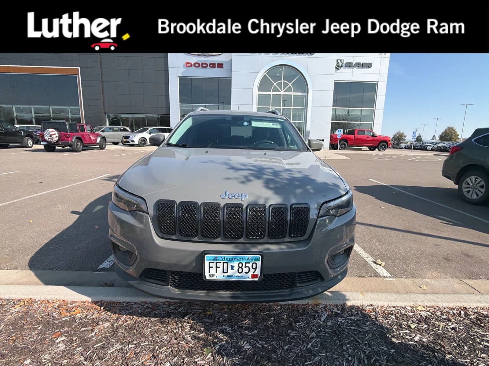 2020 Jeep Cherokee Latitude Plus — photo 1 of 13