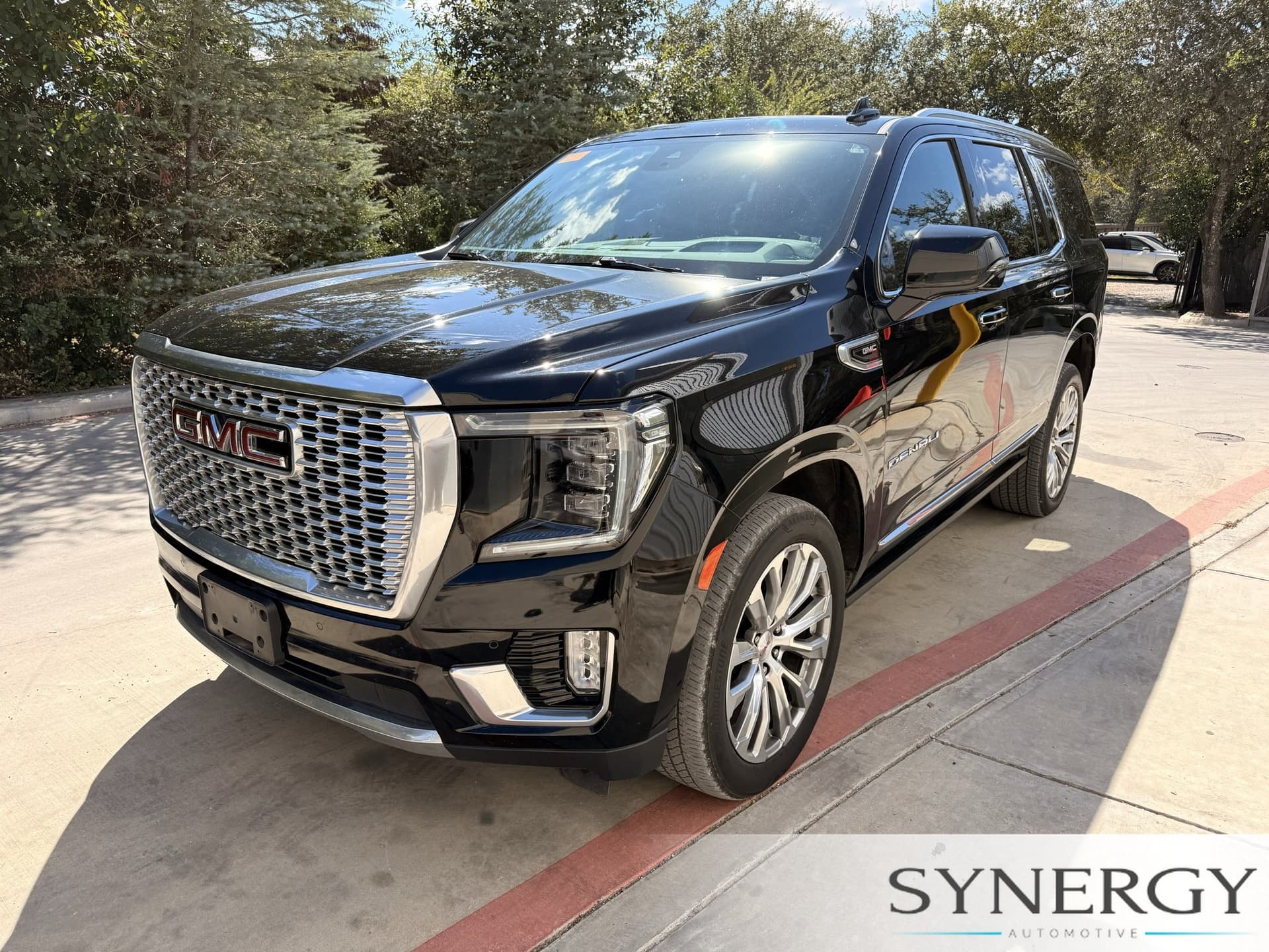 2023 GMC Yukon Denali — photo 1 of 4
