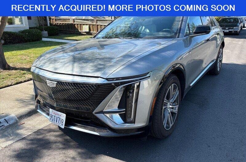 2024 Cadillac LYRIQ Luxury — photo 1 of 3