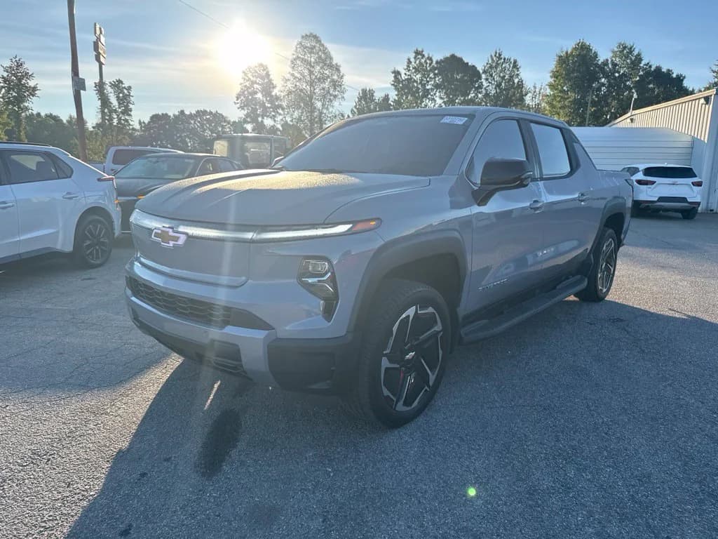 2025 Chevrolet Silverado EV Extended Range LT — photo 1 of 15