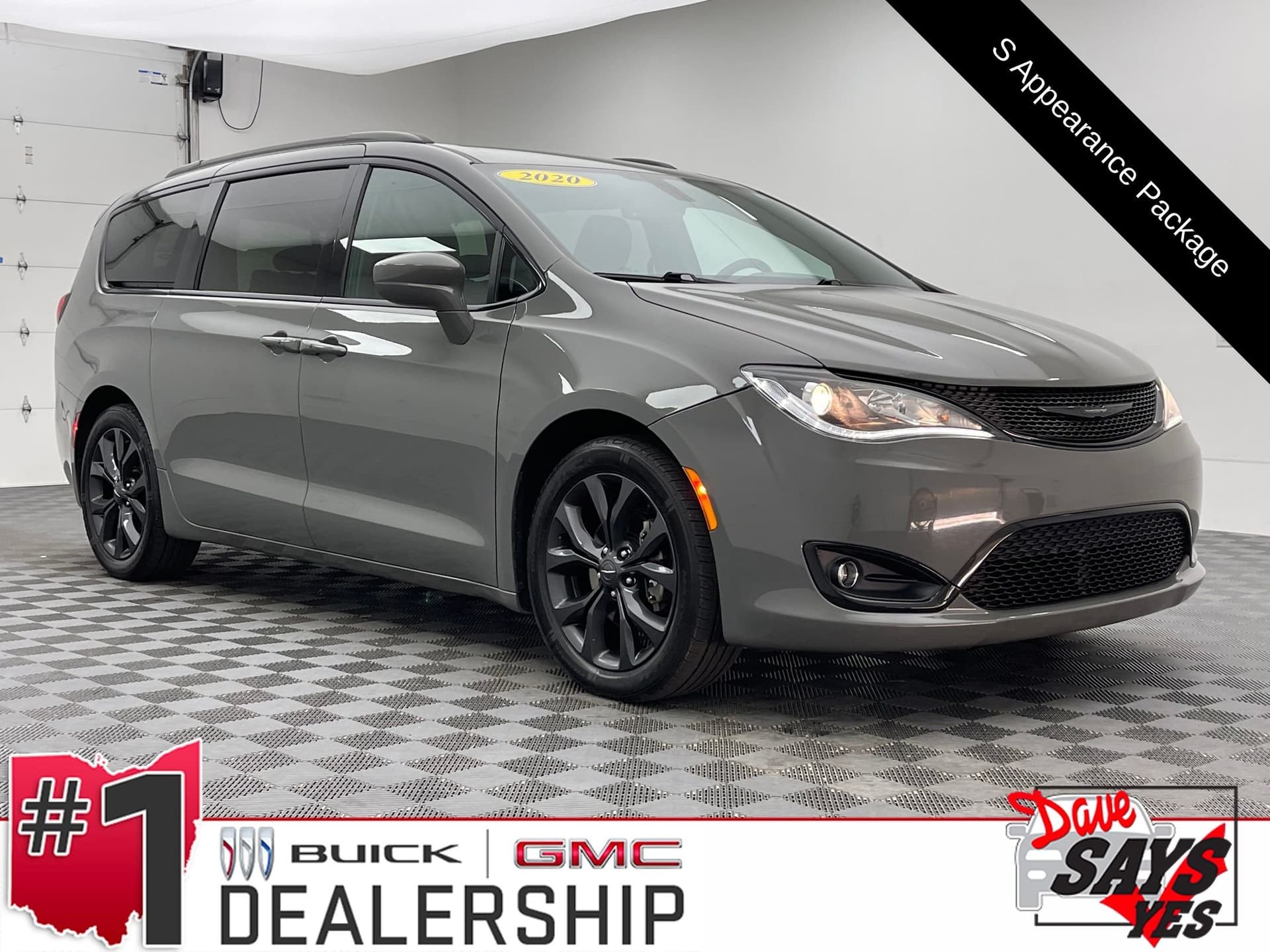 2020 Chrysler Pacifica Touring L Plus — photo 1 of 46
