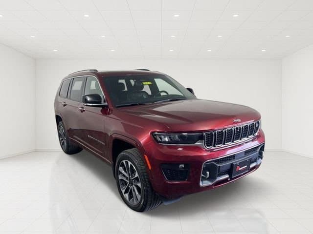 2023 Jeep Grand Cherokee L Overland — photo 1 of 30