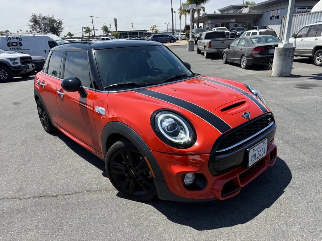 2019 Mini Cooper S Classic — photo 1 of 8