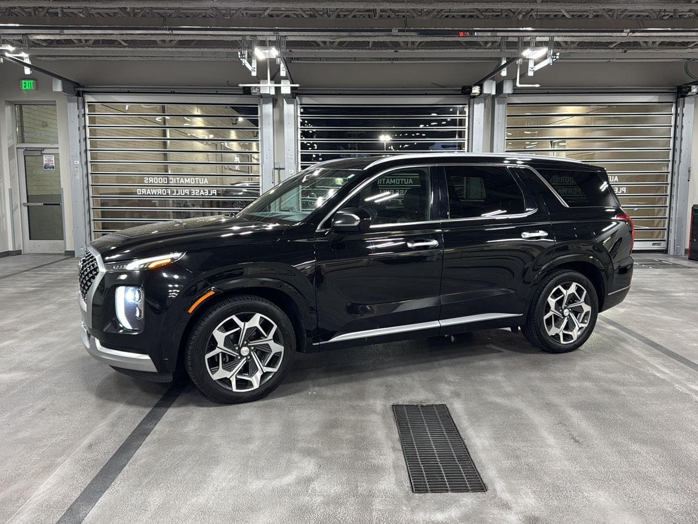 2021 Hyundai Palisade Calligraphy — photo 1 of 40