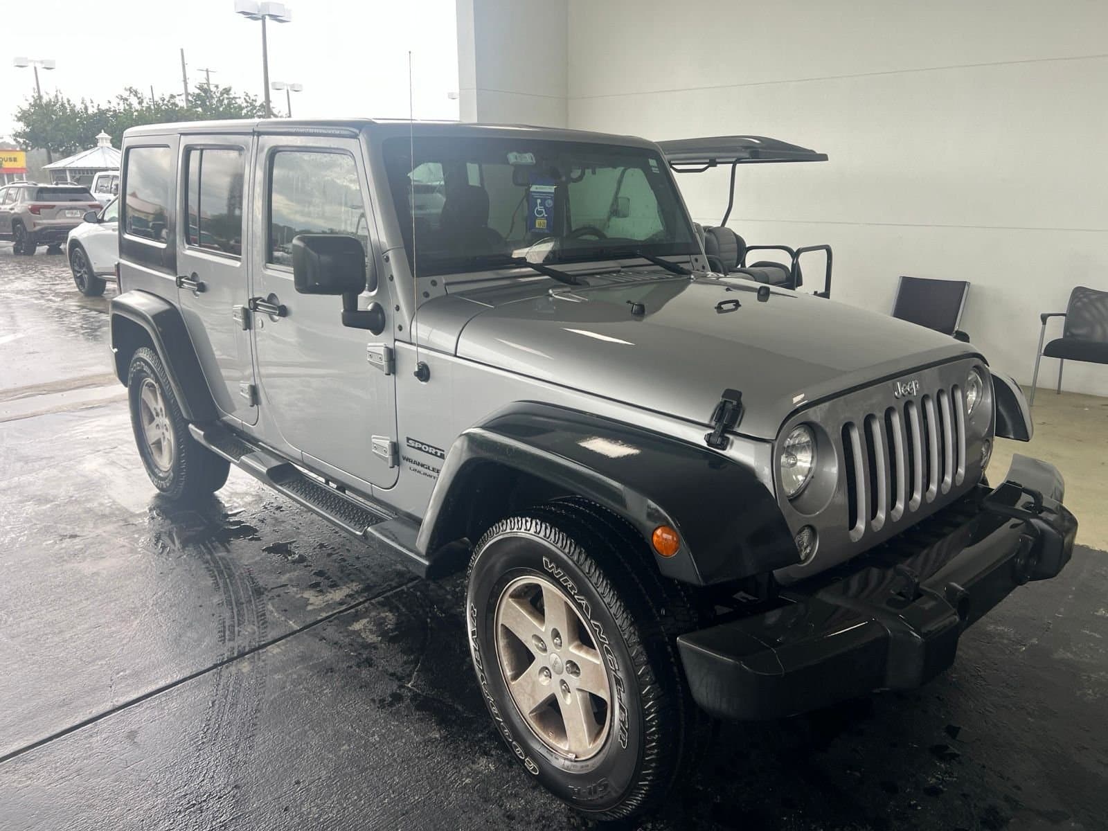 2018 Jeep Wrangler JK Sport — photo 1 of 13