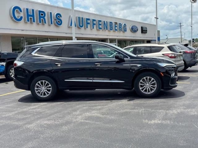 2024 Buick Enclave Essence — photo 1 of 25