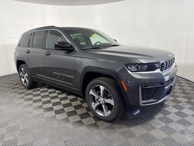 2026 Jeep Grand Cherokee Limited — photo 1 of 32