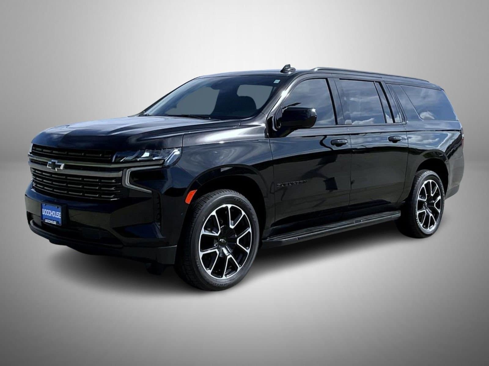 2021 Chevrolet Suburban RST — photo 1 of 28